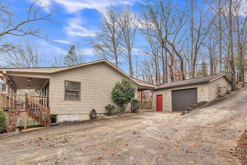 Four-Bedroom Holiday Home image 3