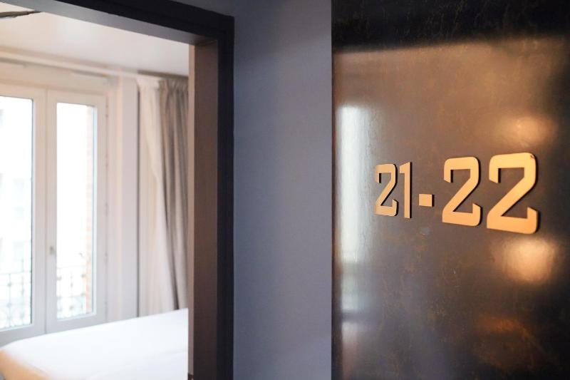 Quadruple Room image 4