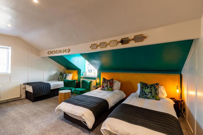 Holly Lodge Guest House with FREE off site health club - image 13