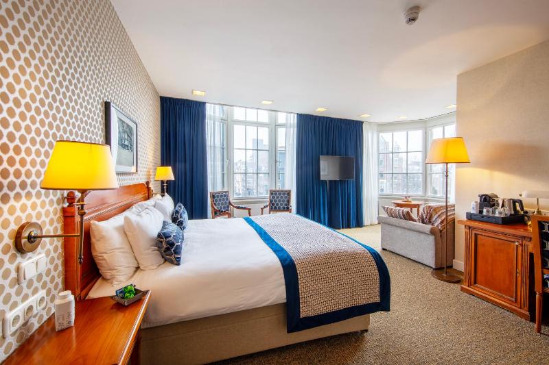 Junior Suite Canal View image 1