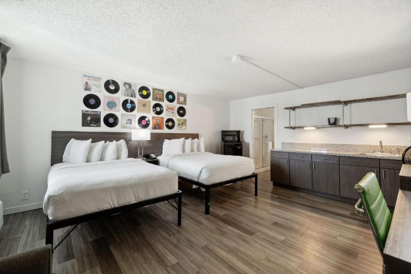 Standard Double Room image 4
