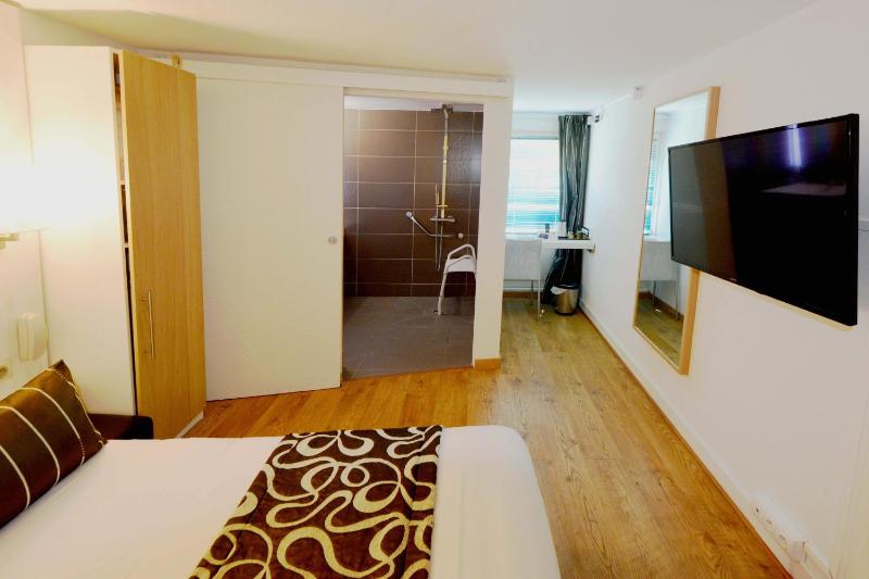 Double Room - Disability Access image 2