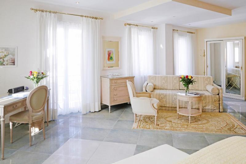 Suite with Balcony image 2
