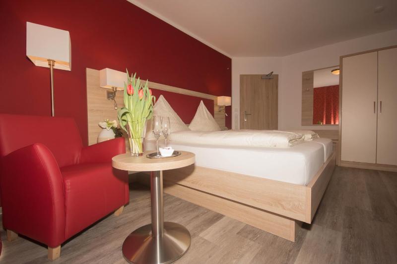 Double Room with Balcony image 3