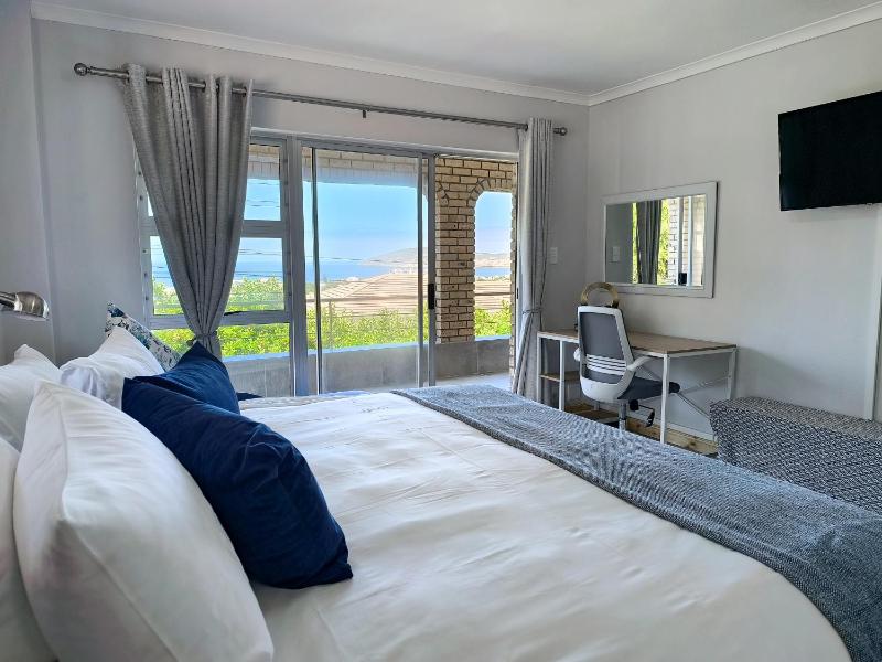 Robberg Blue - image 11