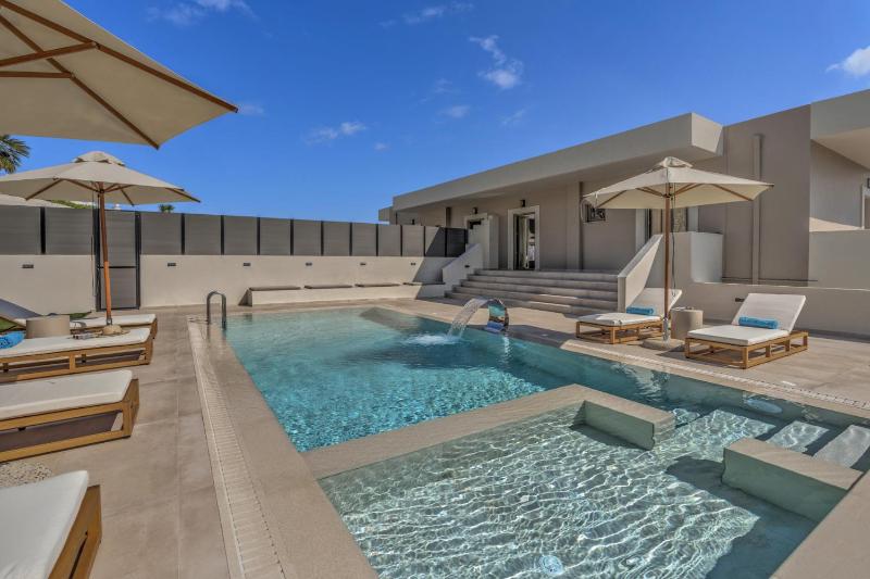 Elysian Villas - With 2 Private Pools - image 11