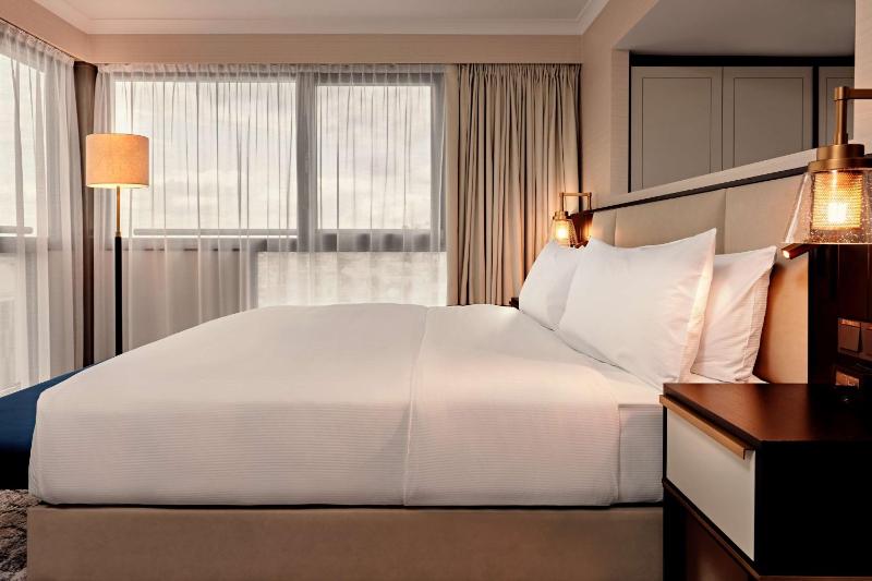 King Junior Suite Panoramic View image 1