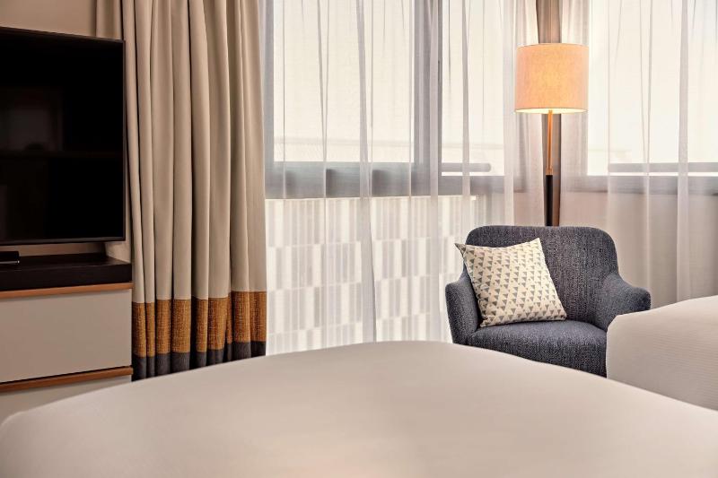 King Junior Suite Panoramic View image 4