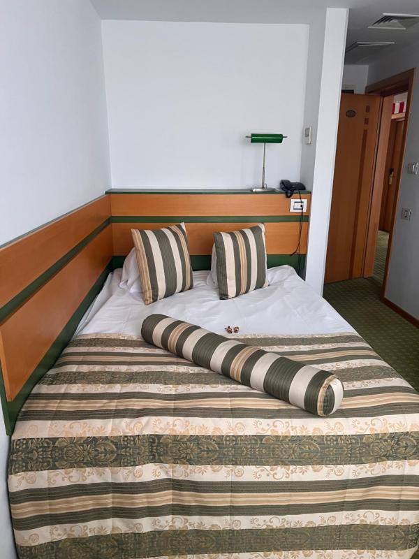 Small Double Room image 1