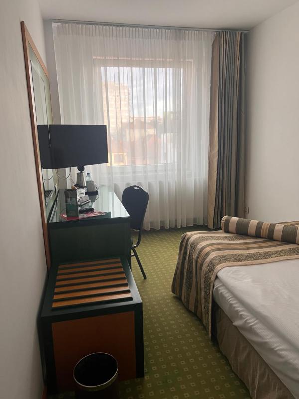 Small Double Room image 3