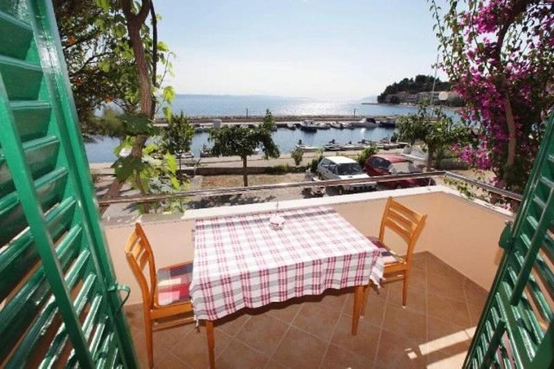 One-Bedroom Apartment image 1