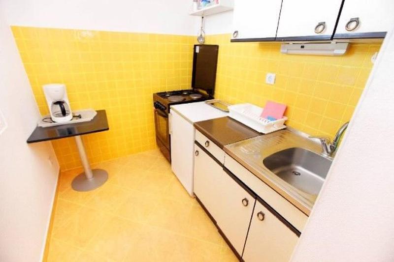 One-Bedroom Apartment image 4