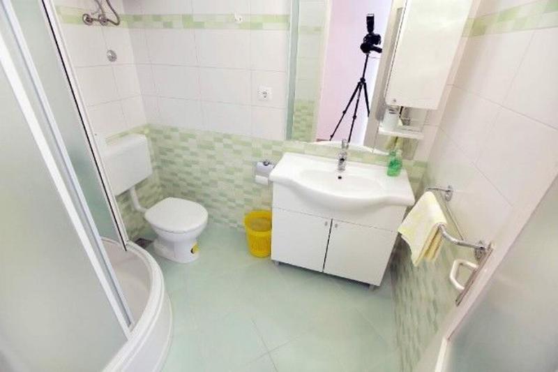 One-Bedroom Apartment image 3