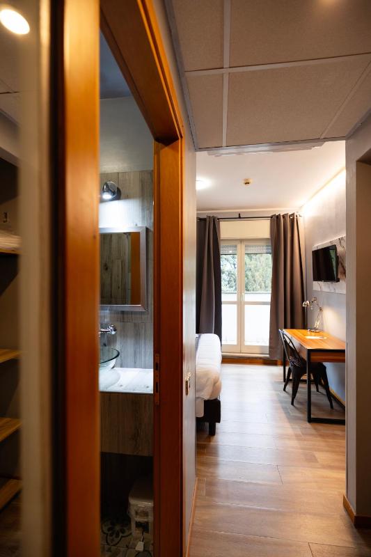Standard Double or Twin Room image 1