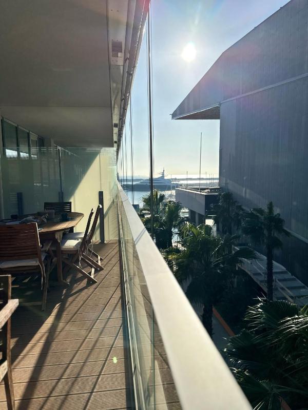 Waterfront Luxury 1BR FREE Parking AC NETFLIX & WIFI By Tilo Lux - image 12