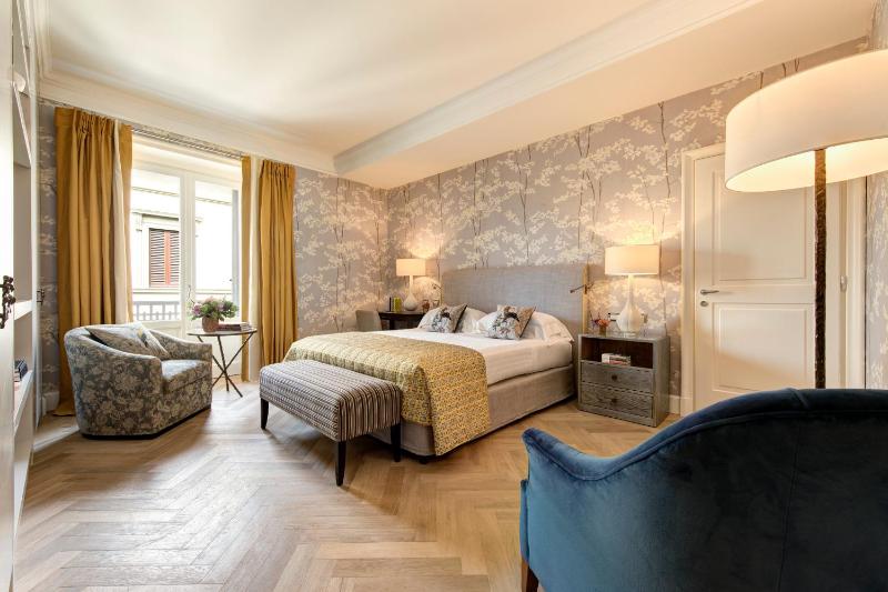 Deluxe Double Room image 4