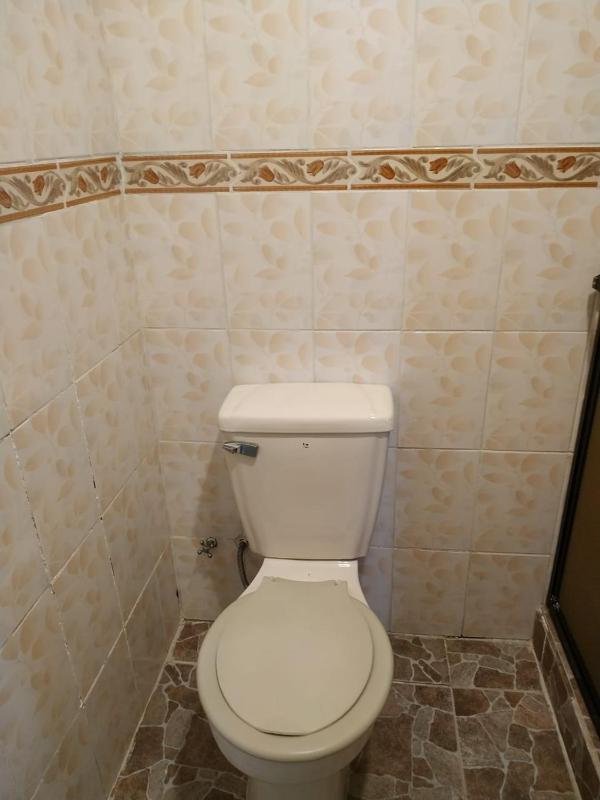 Single Room with Shared Bathroom image 2