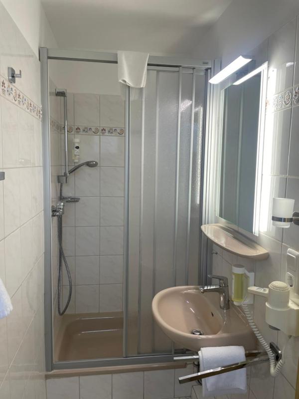Single Room image 2