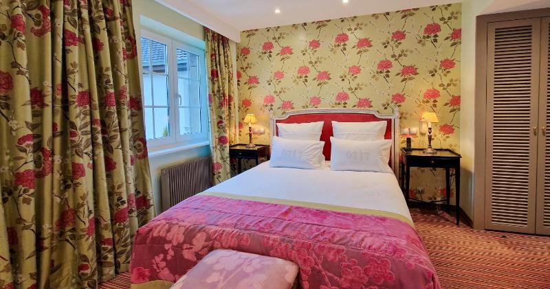 Standard Double Room with Spa Access  image 3
