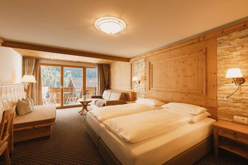 Luxury Double Room image 3
