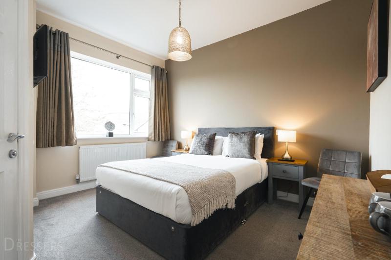 Queen Room image 1