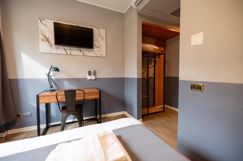 Standard Single Room image 2