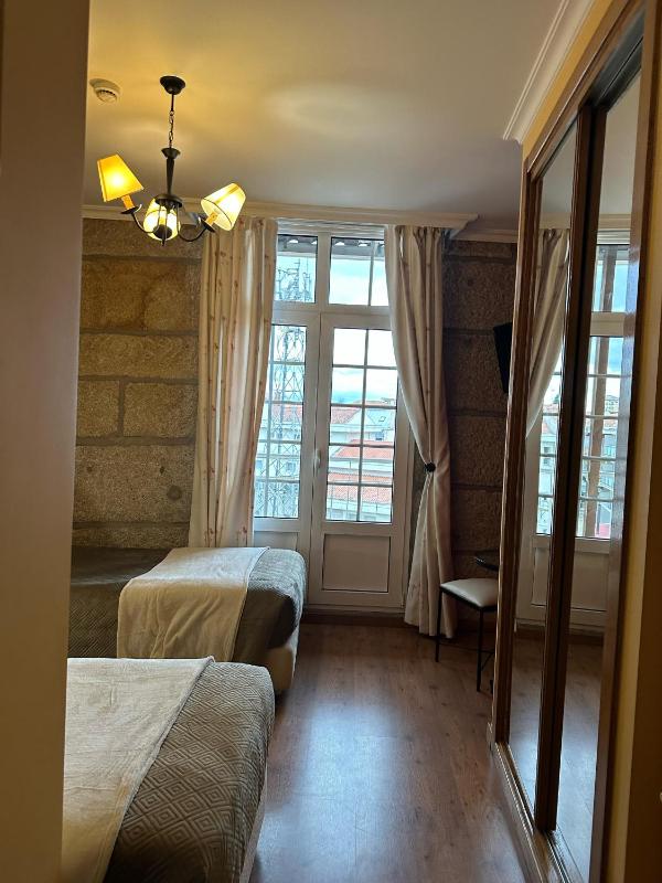 Double or Twin Room image 4
