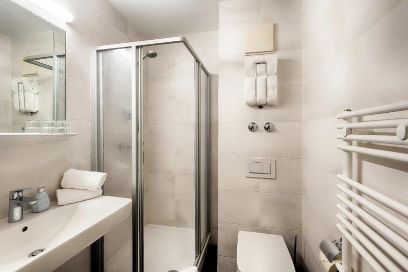 Premium Double Room image 2