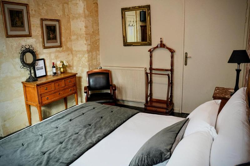 Double Room image 3
