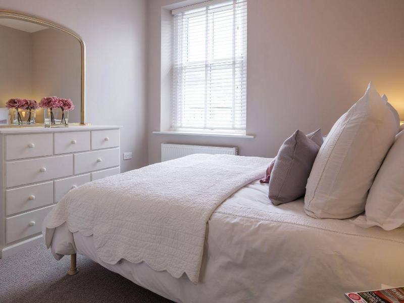 Skyfell House - image 20