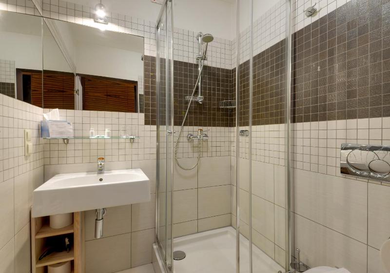 Studio Apartment image 2