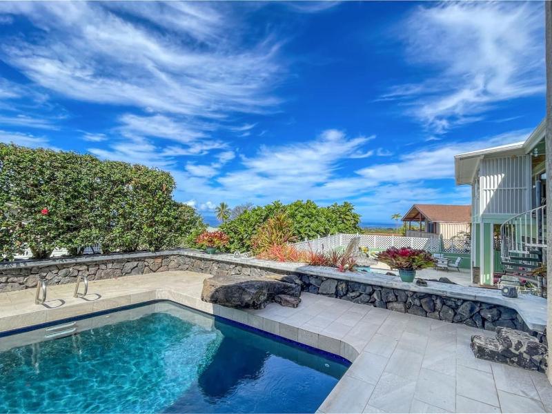 Grand Hawaiian Villa Ocean Views Pool with Ohana Suite - image 2