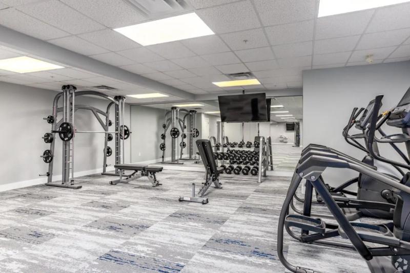 Cozy Urban Getaway - Free Parking Gym Stadium - image 35