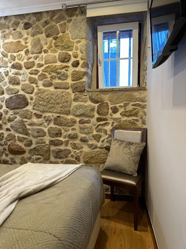 Double or Twin Room image 4