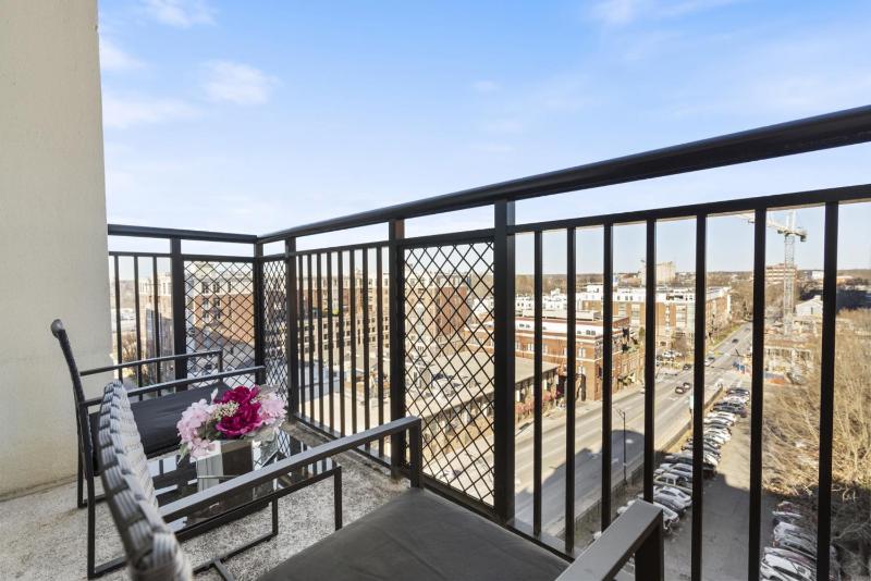 Cozy City Charm - Spacious Parking Balcony Gym - image 20