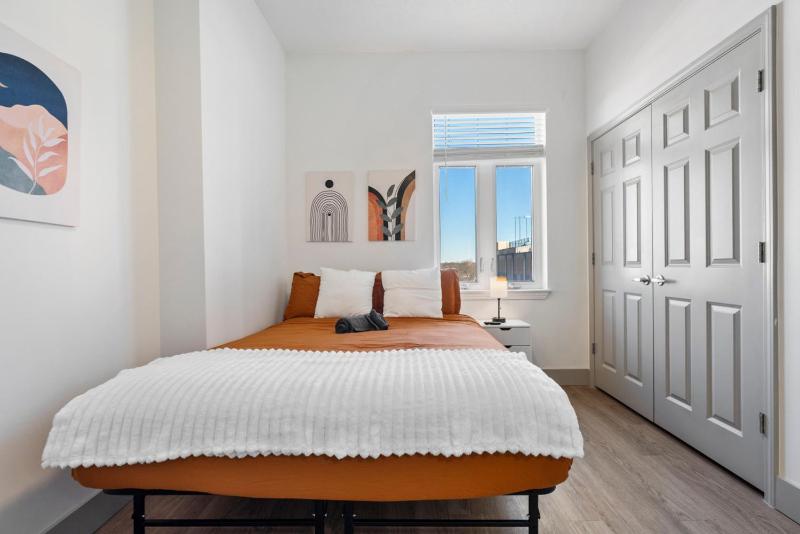 Cozy City Charm - Spacious Parking Balcony Gym - image 15