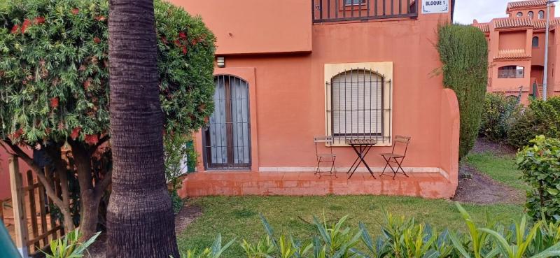 Apartamento de tres dormitorios muy espacioso con jardines y piscinas - image 16