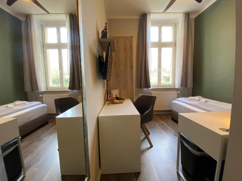 Single Room image 1