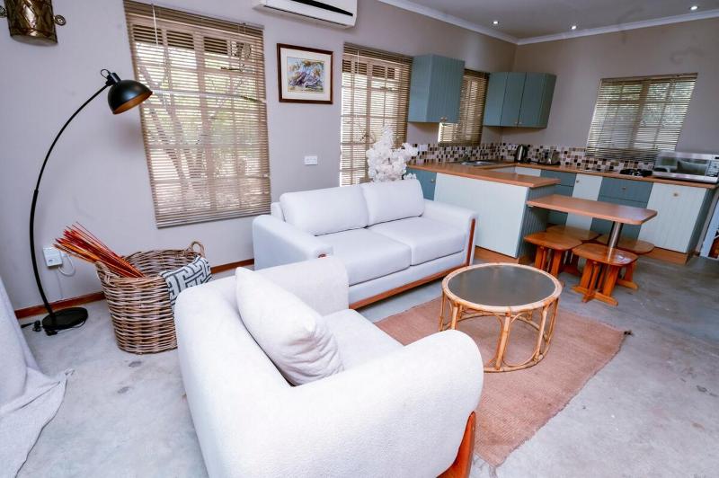 The Bush Cottage at Mokolodi Gaborone - image 4