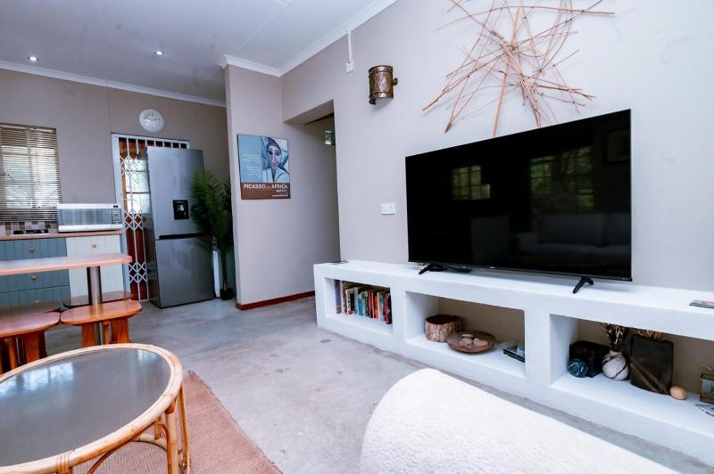 The Bush Cottage at Mokolodi Gaborone - image 2