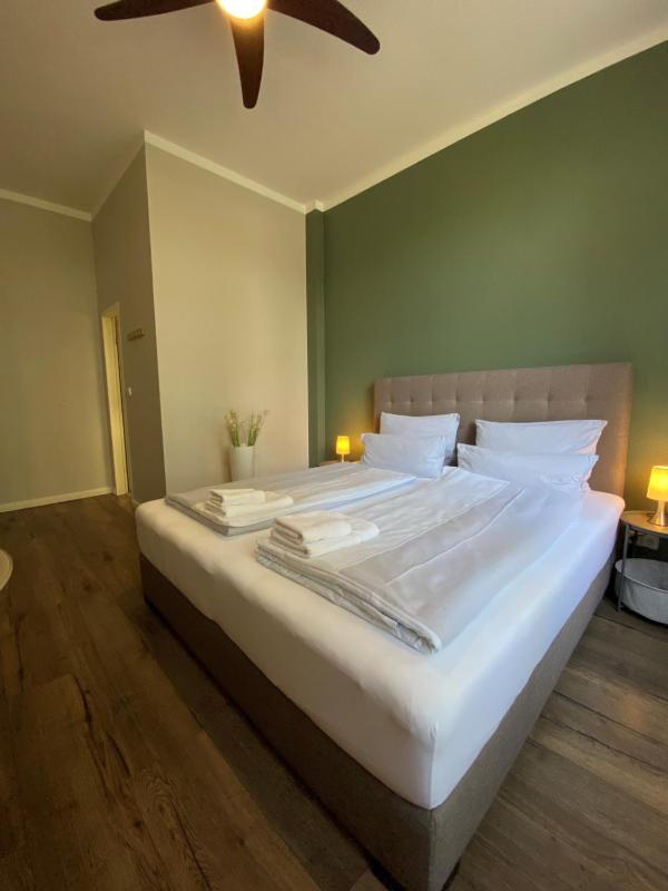 Double Room image 1
