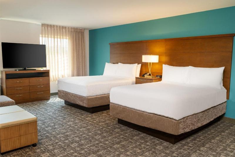 Studio Suite with Two Queen Beds image 3