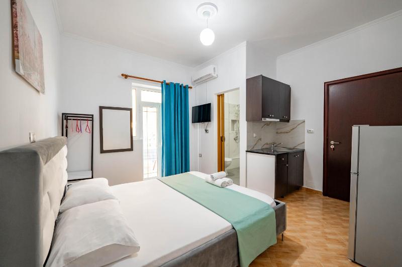 Double Room with Mountain View image 3