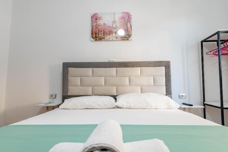 Double Room with Mountain View image 4