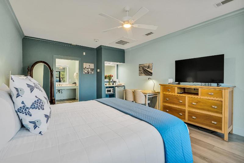 Beachside Inn - image 19