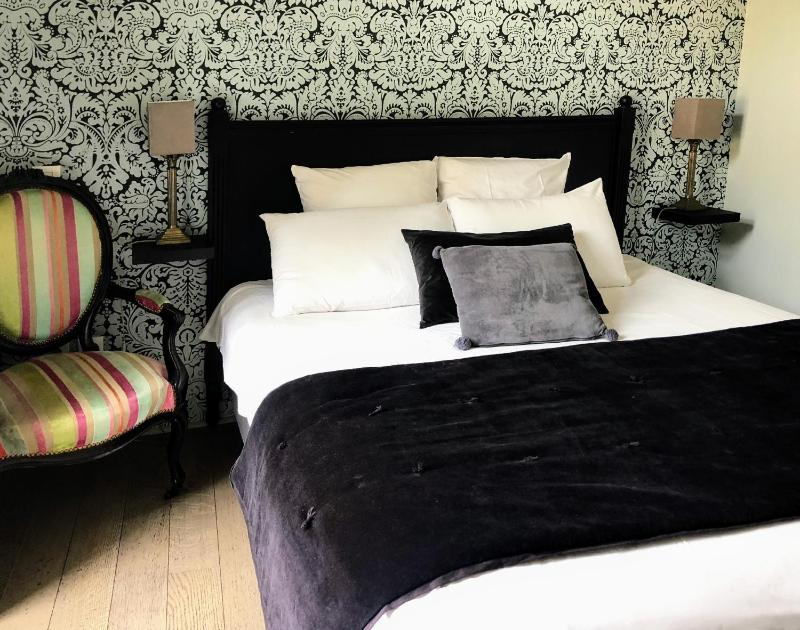 Suite image 3