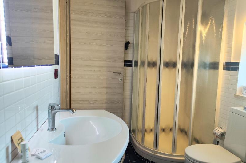 Rotolo Suite 601 - image 11