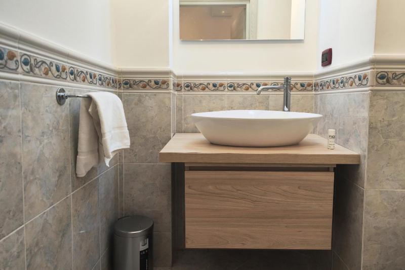 Rotolo Suite 601 - image 18