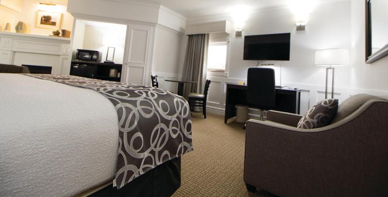 Deluxe King Room image 3