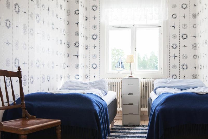 Small Twin Room with Shared Bathroom image 2